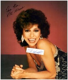 RITA MORENO (1931) puerto-ricanische Schauspielerin und Sängerin, sie zählt zu den wenigen Künstlern, die mit dem Oscar, dem Grammy, dem Emmy, dem Tony Award und dem Golden Globe alle der wichtigsten Preise der amerikanischen Unterhaltungsindustrie gewonnen haben.