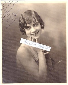 IVA HANNA (Daten unbekannt) US-amerikanische Schauspielerin der späten Stumm- und frühen Tonfilm-Ära.