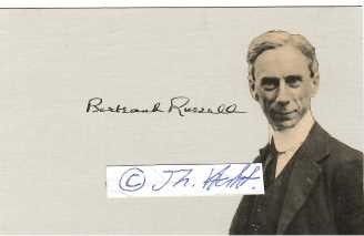 BERTRAND RUSSELL (Bertrand Arthur William Russell, 3. Earl Russell, 1872-1970) britischer Philosoph, Mathematiker, Religionskritiker und Logiker. Er unterrichtete unter anderem am Trinity College der Universität Cambridge, der London School of Economics, der Harvard University und der Peking-Universität und war Mitglied der Cambridge Apostles und der Fabian Society. 1950 erhielt er den Nobelpreis für Literatur. Bertrand Russell gilt als einer der Väter der analytischen Philosophie.