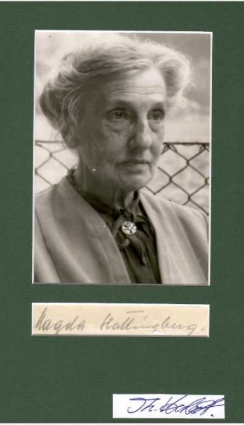 MAGDA VON HATTINGBERG (1883-1959) österreichische Pianistin und Schriftstellerin. Von Hattingberg war eine Klavierschülerin Ferruccio Busonis, den sie 1914 in Berlin mit Rainer Maria Rilke bekannt machte. Rilkes Musikverständnis ist vor allem ihr, die ihm viele Kompositionen auf dem Klavier nahebrachte und von Rilke Benvenuta genannt wurde, zu verdanken.