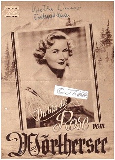 GRETHE WEISER (1903-70) deutsche Bühnen- und Filmschauspielerin, Kabarettistin, Chansonsängerin; WALTRAUT HAAS (1927-2025) österreichische Schauspielerin und Sängerin, in zahlreichen musikalischen Unterhaltungs- und Operettenfilmen mitspielte, darunter als Rößlwirtin Im weißen Rößl (1960) mit Peter Alexander als Leopold.