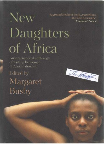 TSITSI DANGAREMBGA (1959) simbabwische Autorin und Filmemacherin / Zimbabwean novelist, playwright and filmmaker ; YVONNE ADHIAMBO OWUOR (1968) kenianische Schriftstellerin / Kenyan writer who is the author of novels, short stories and essays