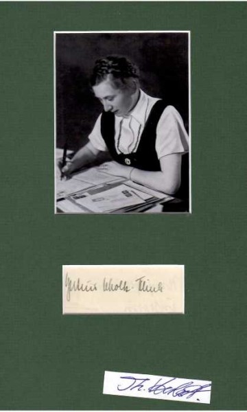 GERTRUD SCHOLTZ-KLINK (1902-99) Reichsfrauenführerin im NS-Staat, verheiratet zuerst mit dem Historiker Eugen Klink, dann 1940 mit dem SS-Obergruppenführer August Heißmeyer (1897–1979) 1934 Reichsführerin der NS-Frauenschaft und des Deutschen Frauenwerkes. In dieser Funktion stand sie auch dem Deutschen Roten Kreuz vor. Seit November 1934 führte sie den Titel REICHSFRAUENFÜHRERIN.