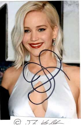 JENNIFER LAWRENCE (1990) US-amerikanische Schauspielerin und Filmproduzentin. Sie wurde mit drei Golden Globe Awards und 2013 mit einem Oscar ausgezeichnet. / american actress and producer