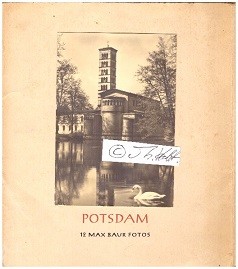 MAX BAUR (1898-1988) deutscher Fotograf und Verleger von Ansichtskarten. Ab 1933 machte er Bekanntschaft mit Hermann Hesse, der ein Sammler seiner Fotografien wurde. Die Namensgebung der gleichnamigen antifaschistischen Widerstandsgruppe Weiße Rose geht auf ein Foto Max Baurs zurück.