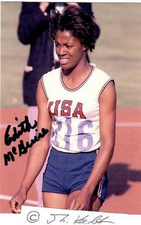 EDITH McGUIRE (1944) US-amerikanische Leichtathletin und Olympiasiegerin (1964 zweimal Silber, eine Goldmedaille)