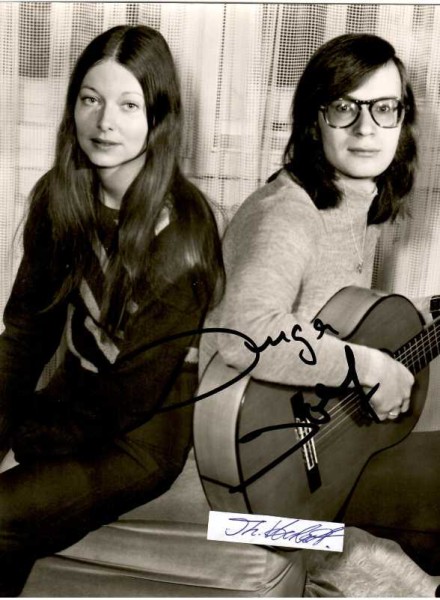 INGA & WOLF (INGA UND WOLF, Ingrid Preuß (1949-2023) und Ehemann Wolfgang Preuß (*1949)) deutsches Chanson-Gesangsduo in den Genres Schlager und Chanson, die in den frühen 1970er Jahren ihre größten Erfolge hatten. Ihr bekanntestes Stück ist Gute Nacht, Freunde.