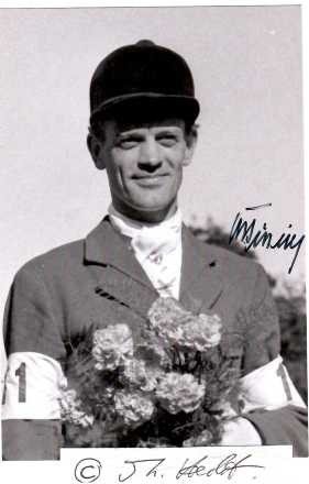 WILHELM BÜSING (1921-2023) genannt WILLI, deutscher Vielseitigkeitsreiter, der 1952 zwei olympische Medaillen gewann
