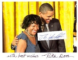 RITA DOVE (Rita Frances Dove, 1952) US-amerikanische Dichterin und Schriftstellerin, 1987 erhielt Dove den Pulitzer-Preis für ihren Gedichtzyklus Thomas and Beulah, von 1993 bis 1995 war sie Poet Laureate der Vereinigten Staaten, verheiratet mit dem deutschen Schriftsteller Fred Viebahn