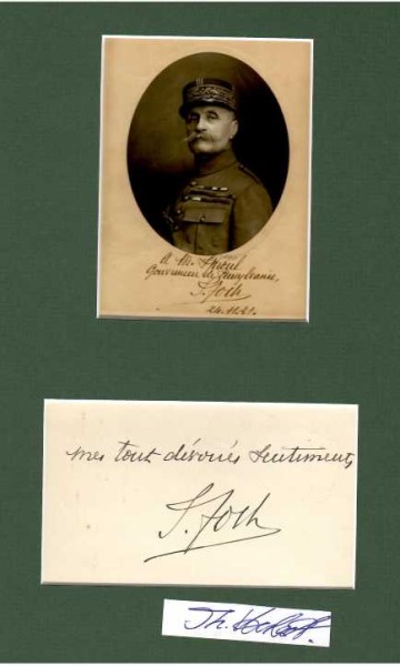 FERDINAND FOCH (1851-1929) französischer Heeresoffizier und Militärtheoretiker. Während des Ersten Weltkriegs stieg General Foch zum Marschall von Frankreich auf und koordinierte von April 1918 bis zum Kriegsende als gemeinsamer Oberbefehlshaber die Armeen der Alliierten an der Westfront. Am 11. November 1918 unterzeichneten vier Vertreter des Deutschen Reiches im Eisenbahnwaggon den Waffenstillstand von Compiègne.