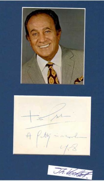 TINO ROSSI (1907-83) aus Korsika stammender französischer Schauspieler und Sänger. Er nahm mehr als 1000 Lieder auf. und war Kommandeur der Ehrenlegion.