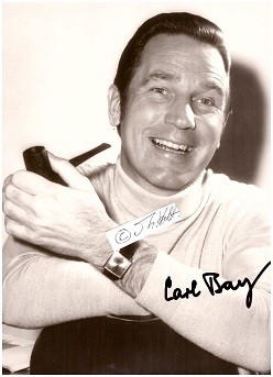 CARL BAY (1927-2014) deutscher Opernsänger (Bariton) und Schauspieler. In den 1950er Jahren ging er gemeinsam mit seiner Kollegin Lale Andersen auf eine Amerika-Tournee, 1973 war er als „Käpt’n Blume“ die Symbolfigur bei der in Hamburg stattfindenden IGA.
