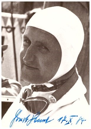 ERNST JAKOB HENNE (ERNST HENNE, 1904-2005) genannt SCHNELLER HENNE, deutscher Motorrad- und Automobilrennfahrer und Unternehmer