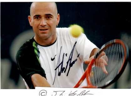 ANDRE AGASSI (1970) US-amerikanischer Tennisspieler, verheiratet mit Brooke Shields und Steffi Graf. In seiner 20 Jahre dauernden Karriere gewann er 60 Einzeltitel, acht davon bei Grand-Slam-Turnieren. Er gewann viermal die Australian Open, zweimal die US Open und jeweils einmal Wimbledon und die French Open. / american tennis player