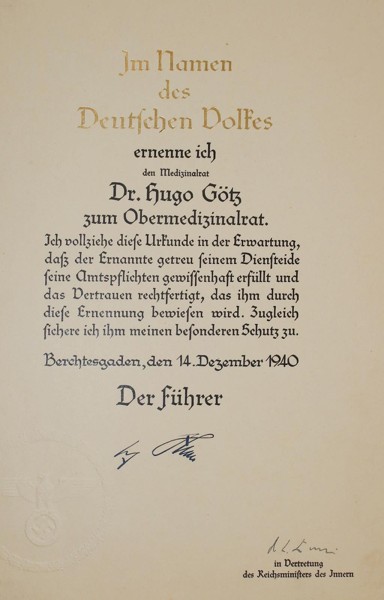 LEONARDO CONTI (1900-45 im Rahmen der späteren Nürnberger Ärzteprozesse durch Suizid) Professor Dr.med., schweizerisch-deutscher Mediziner. Während der Zeit des Nationalsozialismus war er als Reichsgesundheitsführer gleichzeitig Chef der Reichsärztekammer, Leiter des Nationalsozialistischen Deutschen Ärztebundes (NSDÄB) und als Hauptdienstleiter der NSDAP Leiter des Hauptamtes für Volksgesundheit. Von 1937 bis 1939 war er Präsident des Weltverbandes für Sportmedizin (Fédération Internationale de Médecine du Sport, FIMS). In der Schutzstaffel (SS) wurde er am 20. April 1944 zum SS-Obergruppenführer befördert.