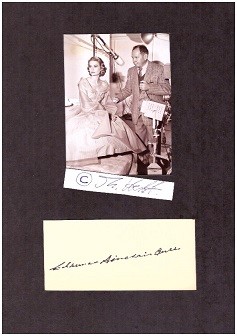 CLARENCE SINCLAIR BULL (Clarence S. Bull, 1896-1979) US-amerikanischer Porträt- und Starfotograf, der während des Goldenen Zeitalters von Hollywood für Filmstudios arbeitete. Er war fast vierzig Jahre lang Leiter der Destillationsabteilung von Metro-Goldwyn-Mayer / american portrait photographer