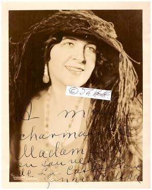 GANNA WALSKA (1887-1984) polnisch-US-amerikanische Gesellschaftsdame, Sängerin und Gartenenthusiastin. Sie war sechsmal verheiratet, davon viermal mit wohlhabenden Männern.