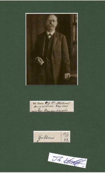 GERHARD HETTNER (1892-1968) Professor Dr., deutscher Physiker, letzter Träger des Dr.-Elsa-Neumann-Preises, von 1947 bis 1961 das Institut für Theoretische Physik der Technischen Universität München. Seine Arbeiten zum Absorptionsspektrums des Wasserdampfes trugen mit zum ersten empirischen Nachweis der menschengemachten Klimaerwärmung durch Guy Stewart Callendar im Jahre 1938 bei.