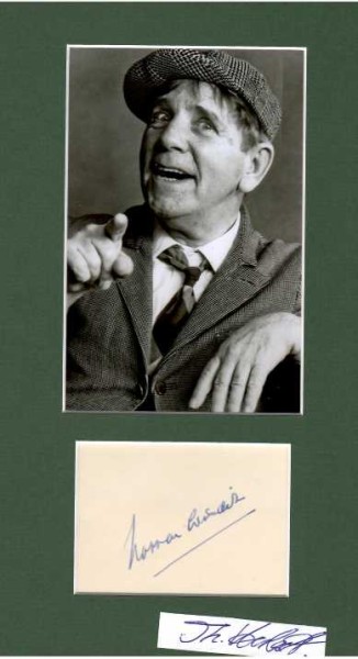 NORMAN WISDOM (1918-2010), OBE SIR, englischer Komiker / English actor, comedian, musician, and singer