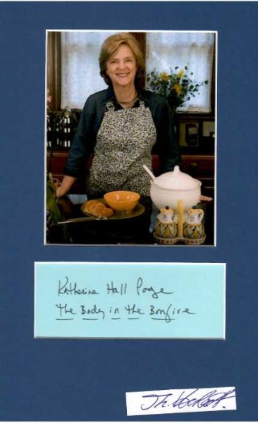 KATHERINE HALL PAGE (1947) australische Krimiautorin, auch Jugendautorin, the first person in the history of Malice Domestic to win all three Agatha Awards: Best First Novel, Best Novel, and Best Short Story