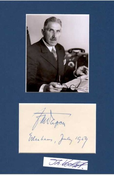 FRANZ VON PAPEN (1879-1969) deutscher Militär, Politiker (1921 bis 1932 Deutsche Zentrumspartei, dann parteilos, 1938 NSDAP) und Diplomat, der am Ende der Weimarer Republik entscheidend dazu beitrug, Adolf Hitler und die NSDAP an die Macht zu bringen. Er war 1932 kurzzeitig Reichskanzler und von 1933 bis 1934 Vizekanzler unter Hitler.