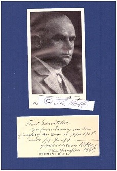 HERMANN KÖHL (1888-1938) deutscher Kampfflieger mit Pour le Merite im 1. Weltkrieg, bei Gründung der LuftHansa 1926 deren erster Nachtflugleiter, 1928 erste Atlantiküberquerung von Ost nach West / Ozeanflieger. In New York wurde die Besatzung mit einer großen Konfettiparade gefeiert und Köhl erhielt sowohl die höchste amerikanische Pilotenauszeichnung, das Distinguished Flying Cross, wie auch die Ehrenbürgerschaft von Chicago und St. Louis.
