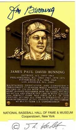 JIM BUNNING (James Bunning, 1931-2017) amerikanischer Profi-Baseball-Pitcher und Politiker aus Kentucky, der in beiden Kammern des US-Kongresses tätig war, von 1987 bis 1999 Mitglied des Repräsentantenhauses der Vereinigten Staaten und von 1999 bis 2011 Mitglied des US-Senats. Er ist der einzige Major League Baseball-Athlet, der bisher sowohl in den US-Senat als auch in die National Baseball Hall of Fame gewählt wurde. / American professional baseball pitcher and politician from Kentucky who served in both chambers of the United States Congress, a member of the United States House of Representatives from 1987 to 1999 and a member of the United States Senate from 1999 to 2011. He is the only Major League Baseball athlete to have been elected to both the United States Senate and the Natio