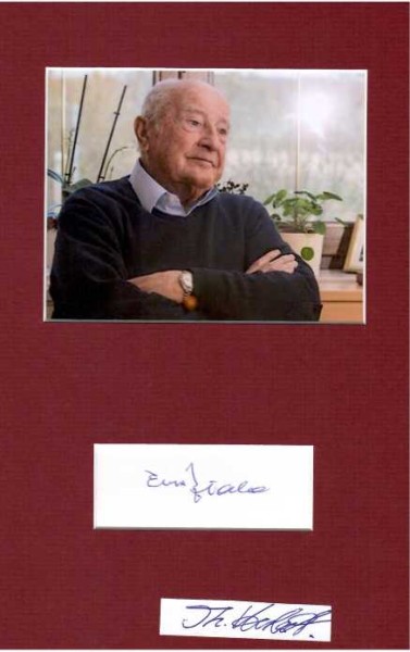 ERNST FIALA (1928) Professor Dr. techn., VW-Chefentwickler. In seine Zeit fiel die Einführung des VW Golf, der 1974 auf den Markt kam, den legendären VW Käfer ablöste und zu einem der erfolgreichsten Modelle wurde.