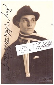 JOSEPH SCHILDKRAUT (Josef Schildkraut, 1896-1964) österreichisch-US-amerikanischer Film- und Theaterschauspieler, Sohn des bekannten Schauspielers Rudolph Schildkraut. Er gewann 1937 den Oscar als Bester Nebendarsteller für seinen Auftritt als Alfred Dreyfus in Das Leben des Emile Zola.