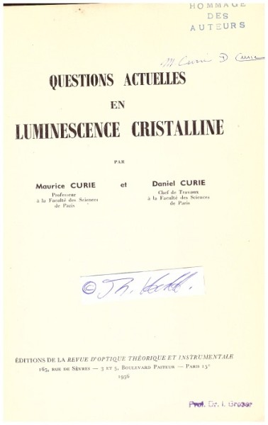 MAURICE CURIE (1888-1975) französischer Physiker und Professor für Physik an der Sorbonne, am Institut für Physikalisch-Chemische Biologie / French physicist and professor of physics at the Sorbonne, at the Institute of Physico-Chemical Biology. Maurice was the son of Jacques Curie and the nephew of Pierre Curie. He worked with Marie Curie in the Curie Laboratory from 1913–1914. / DANIEL CURIE (1927-2000) französischer Physiker, Sohn von Maurice Curie und der Enkel von Jacques Curie. Er war Professor an der Fakultät für Naturwissenschaften in Paris .