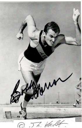 BOBBY MORROW (1935-2020) US-amerikanischer Leichtathlet. Er gewann 1956 in Melbourne drei olympische Goldmedaillen im Sprint. / American sprinter who won three gold medals at the 1956 Olympics. He has been called the dominant sprinter of the 1950s and the most relaxed sprinter of all time, even more so than his hero Jesse Owens.