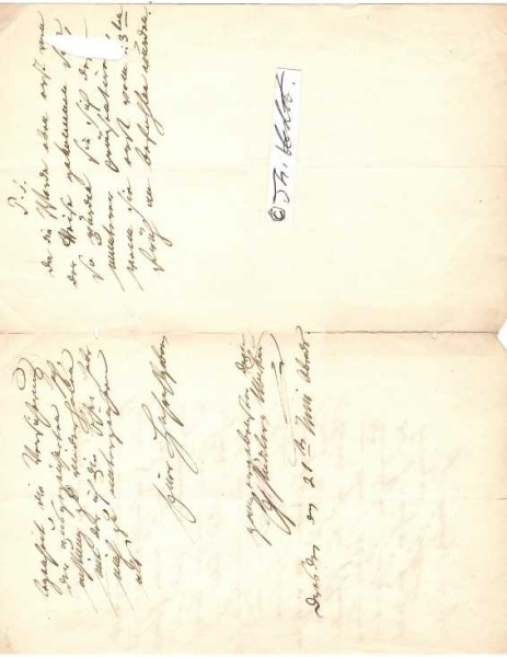 HERMANN VON PÜCKLER-MUSKAU (Hermann Ludwig Heinrich von Pückler-Muskau, 1785-1871) ab 1822 Fürst von Pückler-Muskau, Generalleutnant, Landschaftsarchitekt, Schriftsteller und Weltreisender (sein Pseudonym als Autor und Reisender: „Der Verstorbene“ oder „Semilasso“) und seinerzeit ein bekanntes Mitglied der gehobenen Gesellschaft. 1822 wurde Pückler in den Fürstenstand erhoben, später auch DER GRÜNE FÜRST genannt. Nach Pückler-Muskau sind das Fürst-Pückler-Eis und der Asteroid (39571) Pückler benannt.