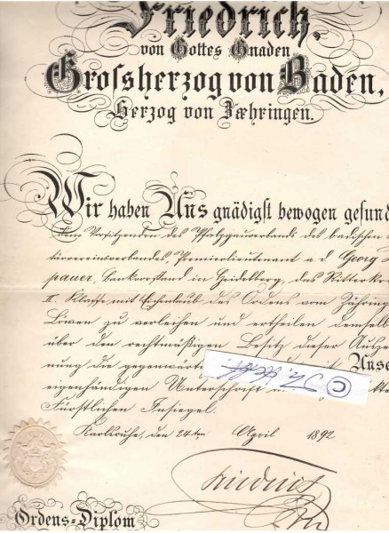 FRIEDRICH I. (1826-1907) GROßHERZOG VON BADEN, von 1852 bis 1856 Regent und von 1856 bis zu seinem Tod Großherzog von Baden. Während seiner als liberal geltenden Herrschaft trat das Großherzogtum Baden dem Deutschen Kaiserreich bei und wandelte sich de facto zur parlamentarischen Monarchie. Darüber hinaus machte er sich um die Förderung der Künste und Wissenschaften verdient.