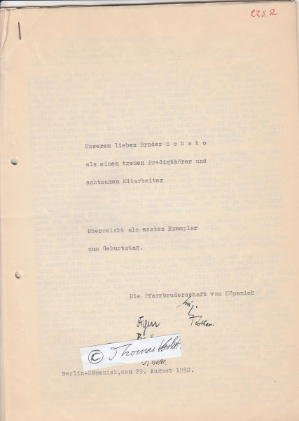 FRITZ FIGUR (1904-91) deutscher evangelischer Theologe; fr. Superintendent des Berliner Kirchenkreises Oberspree , 1930 Pfarrer an der Berliner Segenskirche, Bekennende Kirche, Mitglied des Pfarrer-Notbundes, Präses der Synode der Evangelischen Kirche Berlin-Brandenburg
