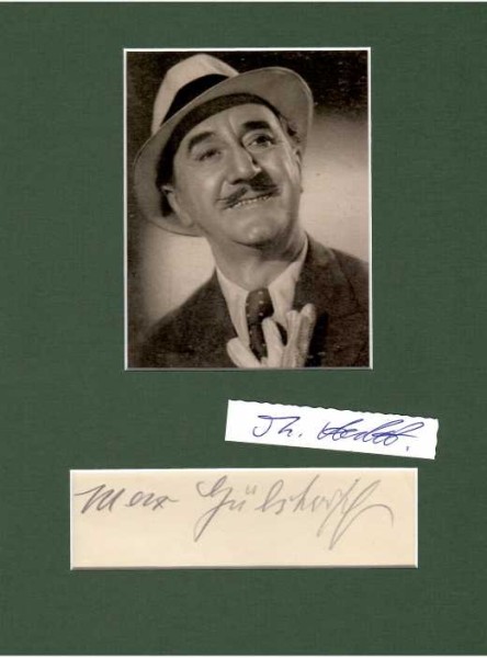 MAX GÜLSTORFF (1882-1947) deutscher Schauspieler, vor allem in komischen Rollen, kleinliche Spießer aller Art, besonders überkorrekte Beamte. In der Literaturadaption Der zerbrochene Krug (1937) gab er neben Emil Jannings den verschmitzten Schreiber Licht, in Die Feuerzangenbowle (1944) den Oberschulrat auf Schulinspektion. 1915 wurde er von Max Reinhardt an das Deutsche Theater geholt. Er spielte auch am Großen Schauspielhaus, am Komödienhaus und an der Volksbühne.