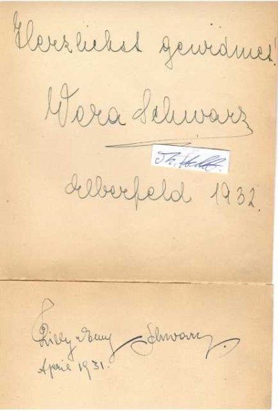 VERA SCHWARZ (1889-1964) österreichische Operetten- und Opernsängerin (Sopran) sowie Gesangspädagogin, nach dem „Anschluss“ im März 1938, musste Vera Schwarz dann auch aus Österreich fliehen. Sie emigrierte zunächst nach England, wo sie von Mai bis Juli 1938 bei den Festspielen von Glyndebourne als Lady Macbeth in Macbeth auftrat. Ab Dezember 1938 lebte sie in den Vereinigten Staaten.