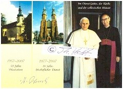ALFONS NOSSOL (1932) Professor Dr.theol., römisch-katholischer Theologe und emeritierter Bischof von Oppeln. Er besitzt die polnische und die deutsche Staatsangehörigkeit. Nossol war der Gründer und zugleich Direktor des ersten in Polen gegründeten ökumenischen Instituts in Oppeln. Oppeln verdankt ihm die Universität. Alfons Nossol gilt als gebürtiger Oberschlesier seit Jahrzehnten als Brückenbauer zwischen Polen und Deutschland sowie als Mittler zwischen den Konfessionen.