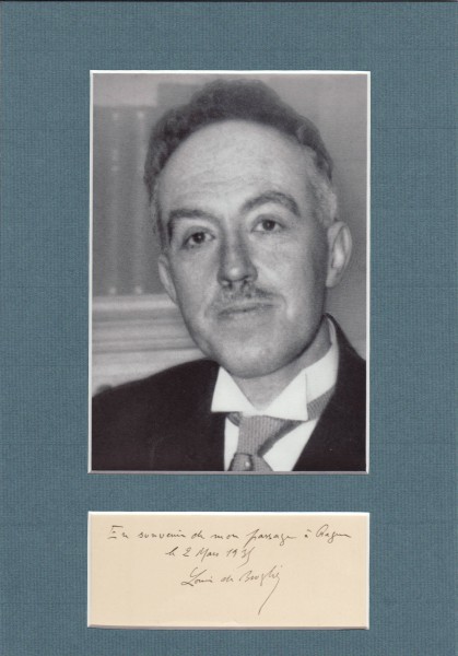 LOUIS DE BROGLIE Louis-Victor Pierre Raymond de Broglie, 7. Herzog de Broglie [1892 -1987) französischer Physiker, Nobelpreis für Physik 1929