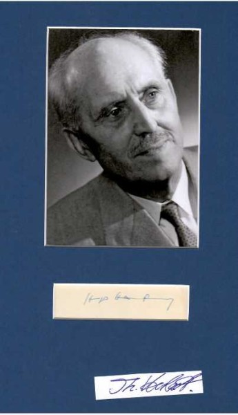 HUGO HARTUNG (1902-72) deutscher Schriftsteller. Bekannt wurde er vor allem durch seinen Roman "Ich denke oft an Piroschka".