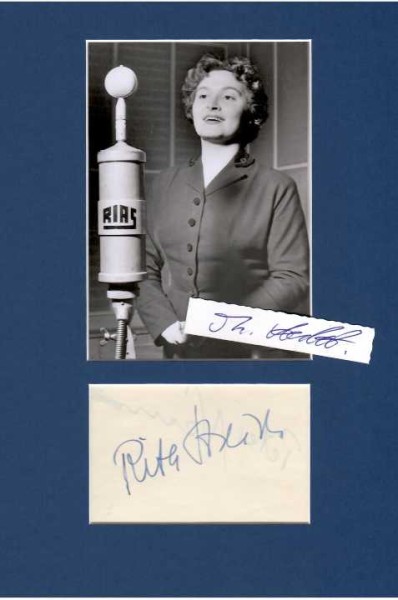 RITA STREICH (1920-87) deutsche Opernsängerin (Koloratursopran), Kammersängerin. Sie wurde als Wiener Nachtigall bezeichnet und als Mozart- und Strauss-Interpretin gerühmt.